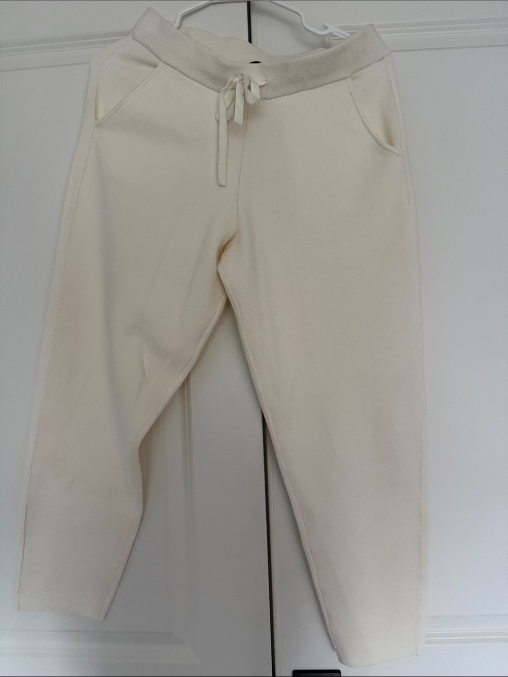 Banana Republic Women’s Knit Cream Drawstring Joggers